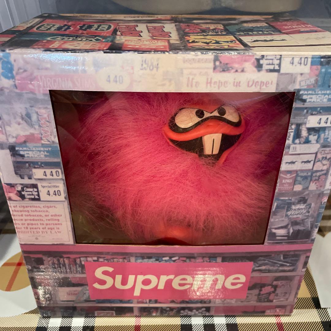 supreme カマチョフィギュア