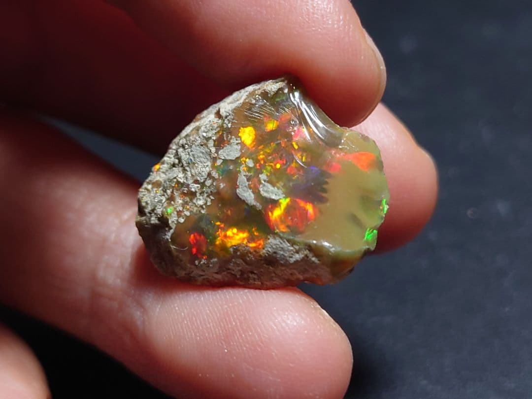 希少　エッグ　エチオピアウェロ産　オパール　原石　鉱物標本　ジュエリーグレード