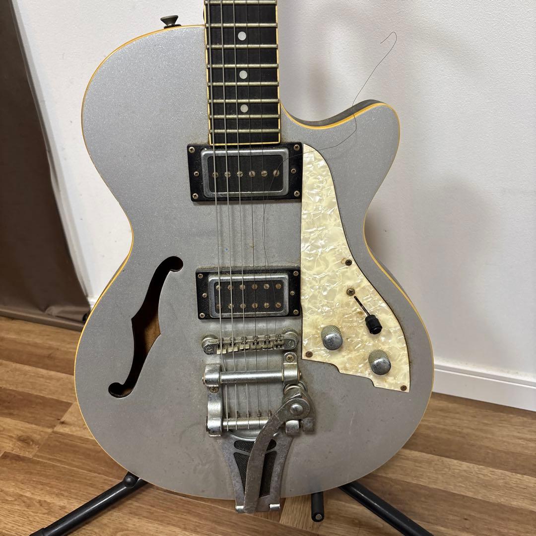 シルバー セミアコースティックギター