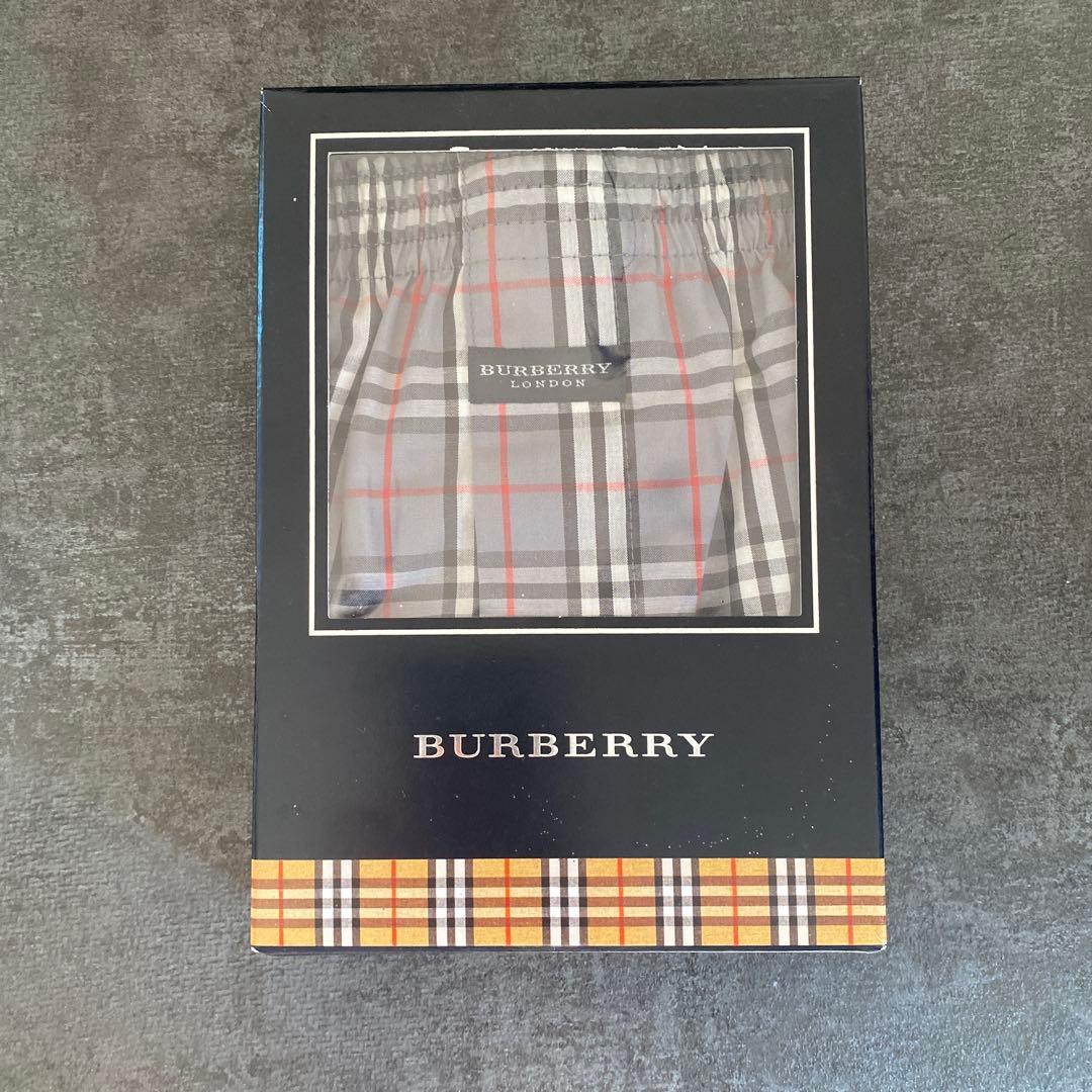 Burberry トランクス　３つセット