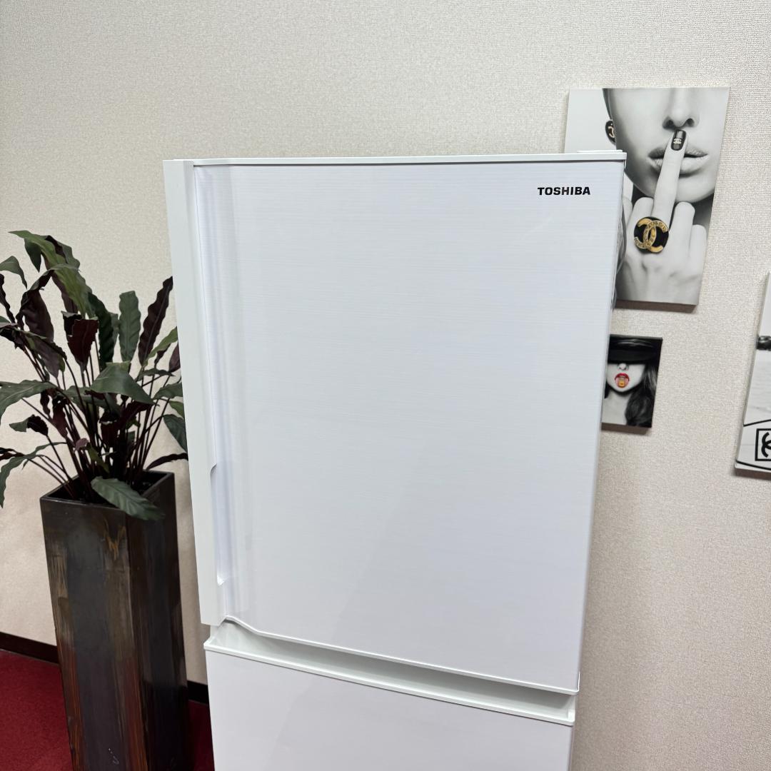 東京23区送料無料　超美品東芝2022年製3ドア冷蔵庫326L　洗浄/除菌済み