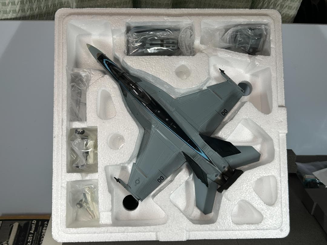 ホビーマスター 1/72 F/A-18F\"TOPGUN 50th 記念塗装\"
