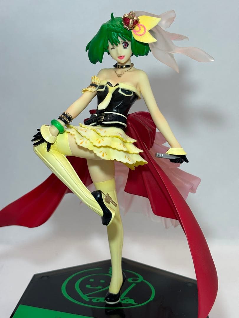 HGデュランダルバルキリー＋シェリル&ランカ〜サヨナラノツバサ〜　塗装完成品