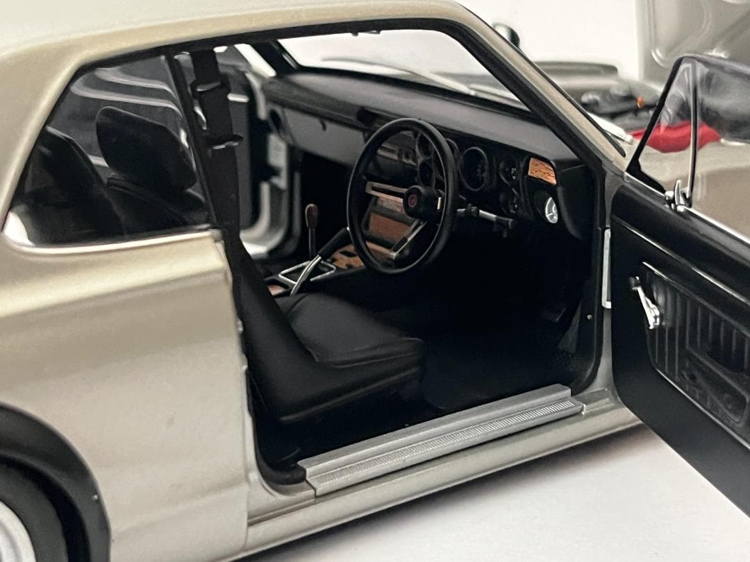 オートアート 1/18 日産スカイラインGT-R ハコスカ カスタム品 箱付