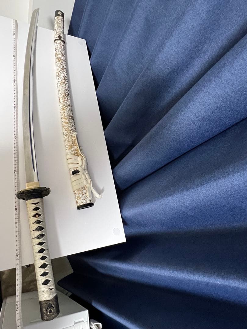 高級模造刀武具　一本　(角の台は付きません❌)