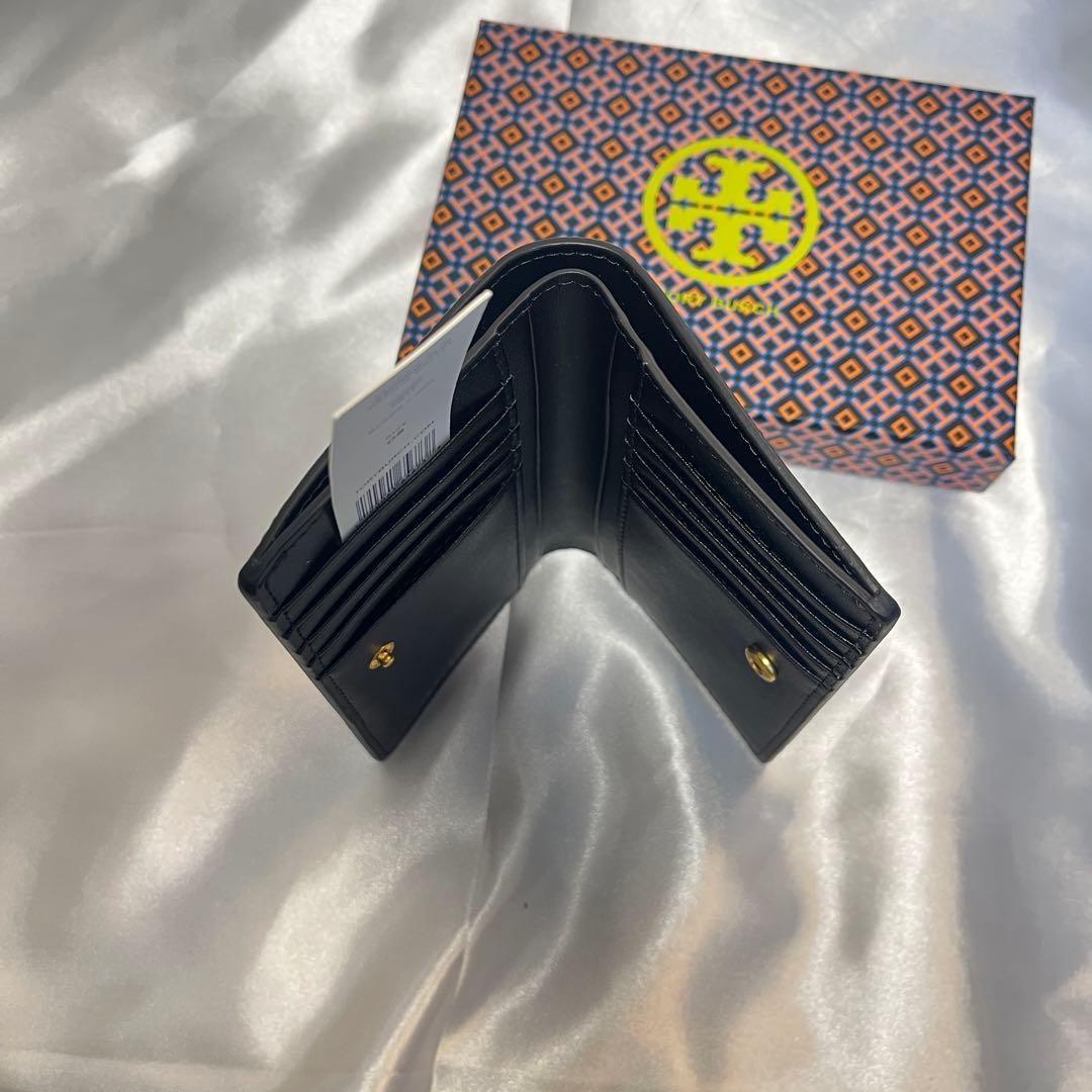 新品 TORY BURCH ブラックキルティング 二つ折り財布 箱＋ショッパー付
