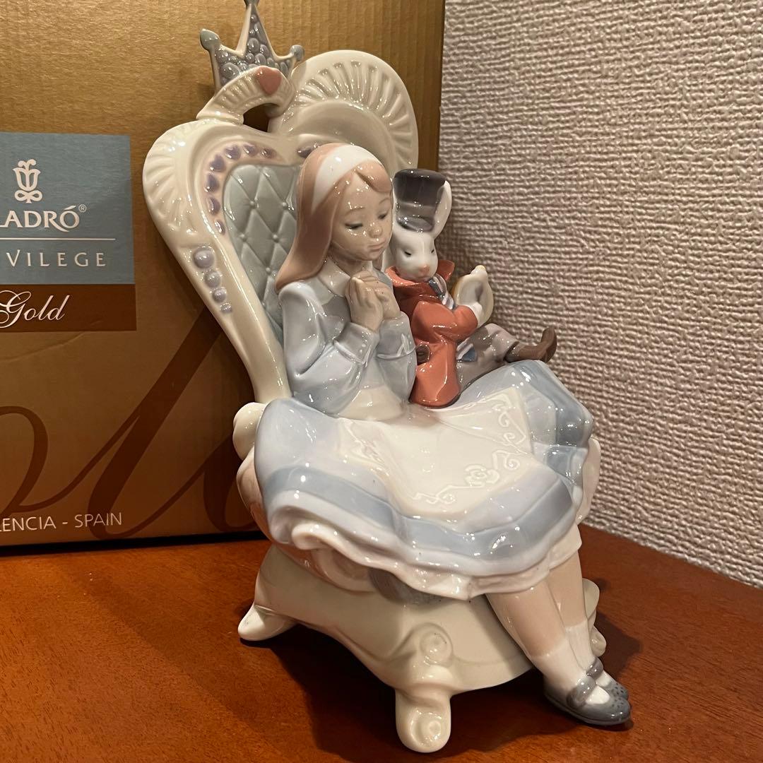 希少　新品　未使用　不思議の国のアリス　リヤドロ　陶器　人形　置物　箱入り