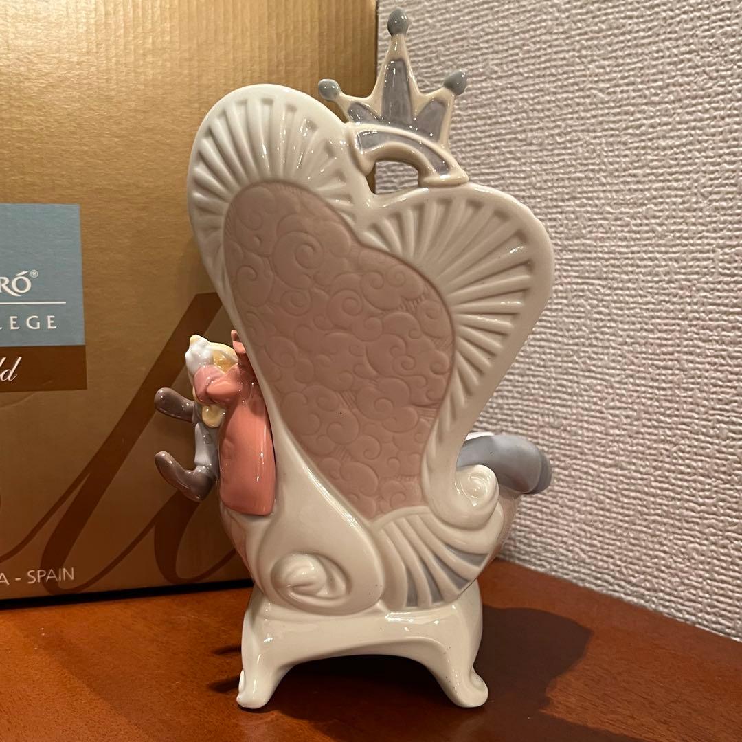 希少　新品　未使用　不思議の国のアリス　リヤドロ　陶器　人形　置物　箱入り