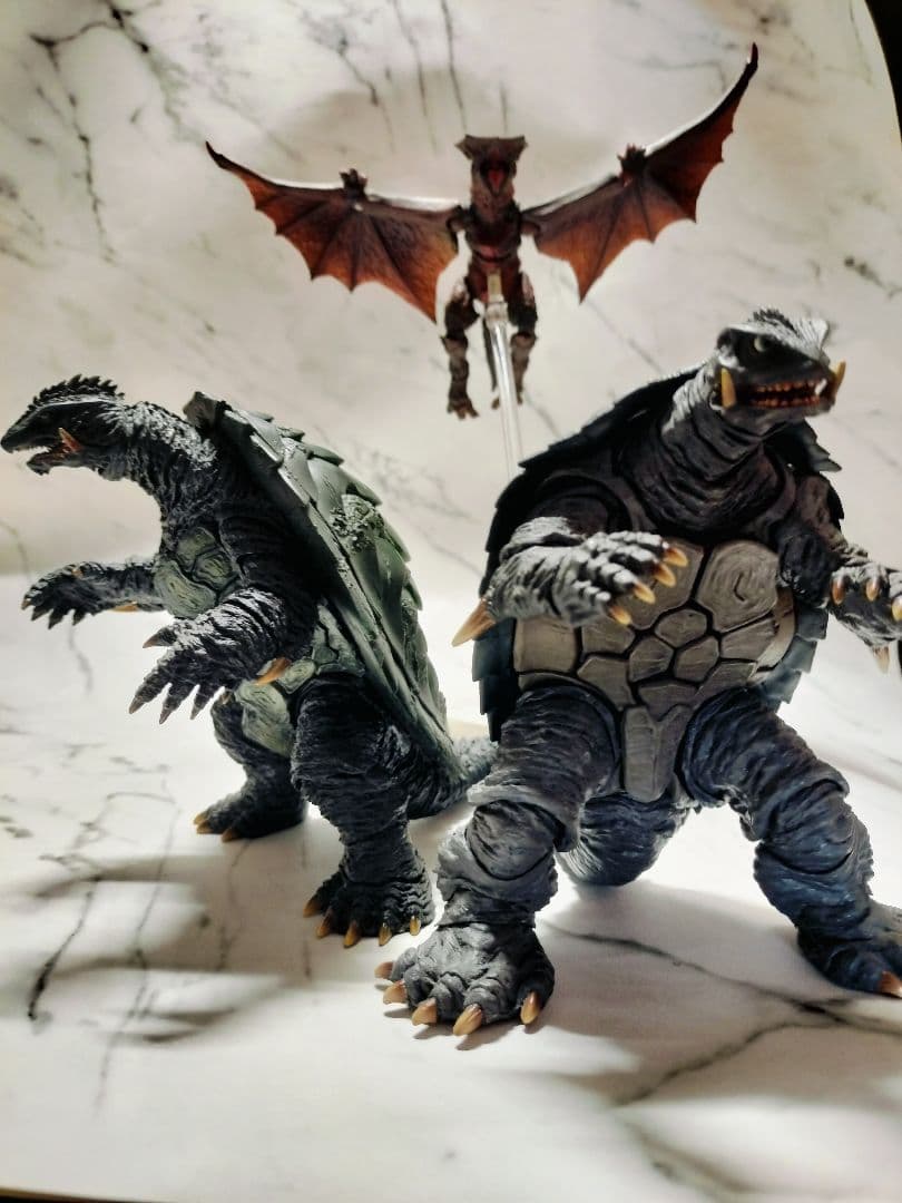 【箱なしセット】モンスターアーツガメラ2体+リボルテック・ギャオス+エフェクト