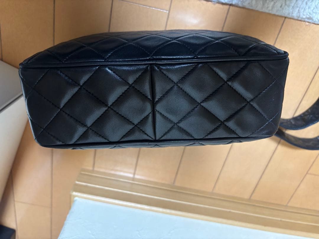 CHANEL ボールチャームショルダーバック　ラムスキン　ココマーク