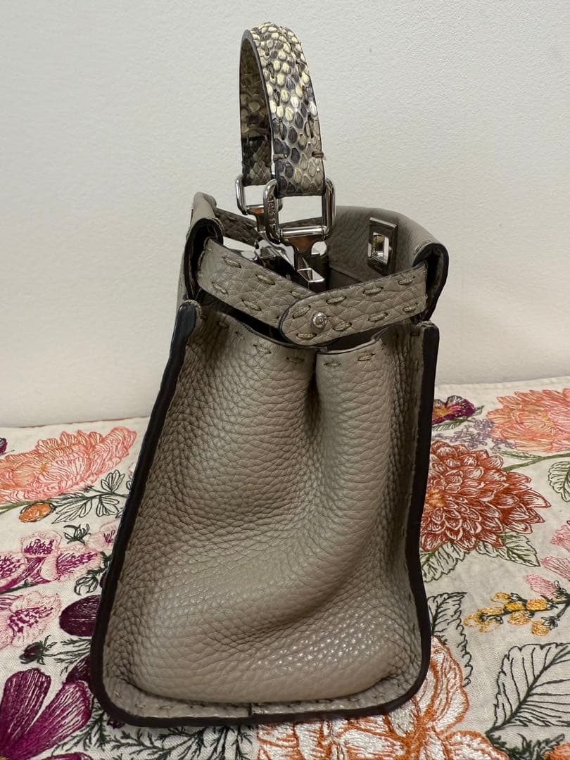 Nanana　FENDI ピーカブー　スモールサイズ　グレージュ