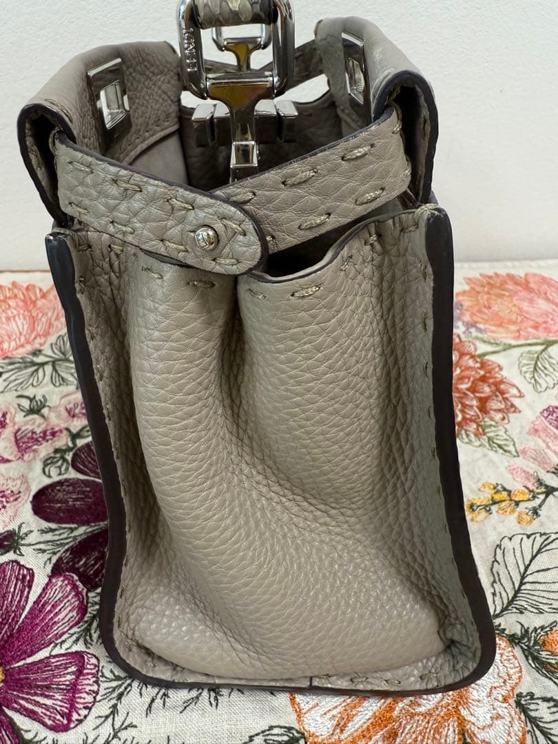 Nanana　FENDI ピーカブー　スモールサイズ　グレージュ