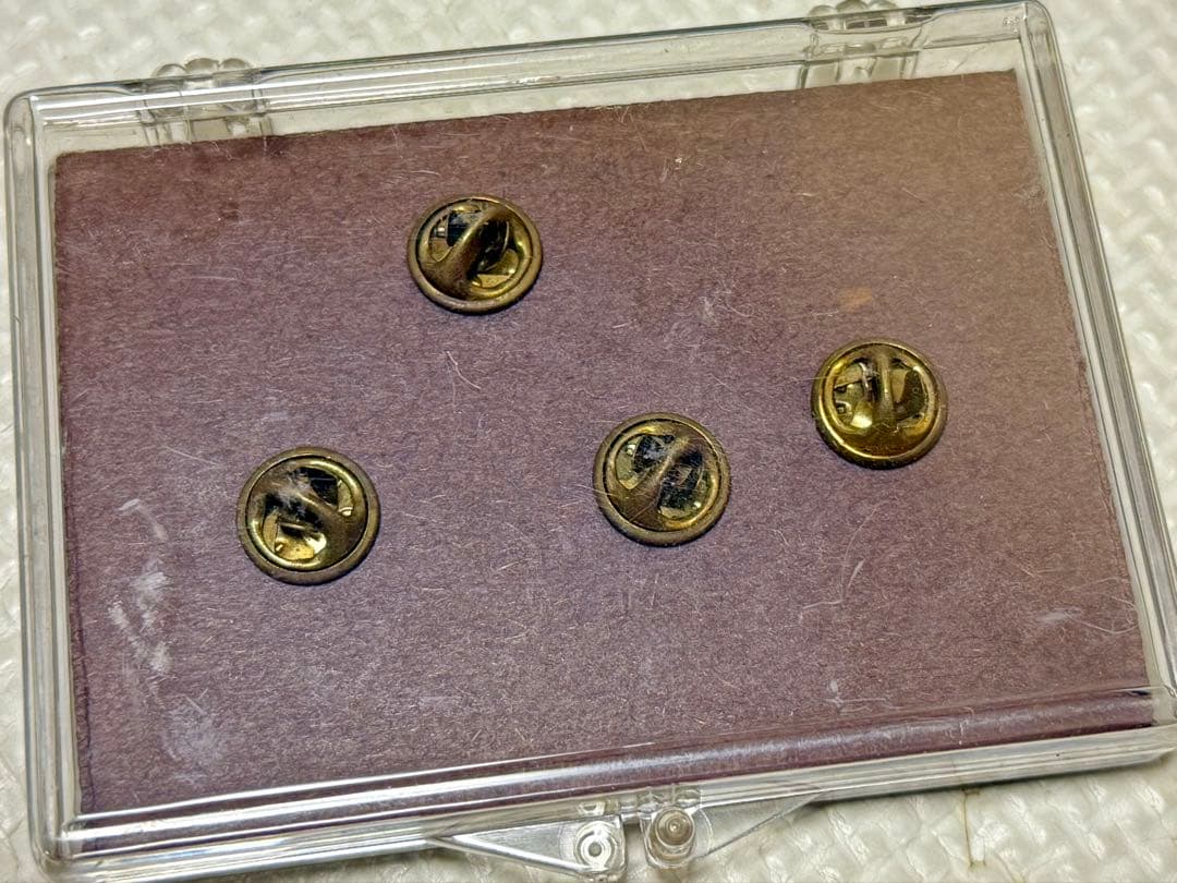 ビートルズ ピンバッジ4点セット Sgt. Pepper公式復刻 ケース完備