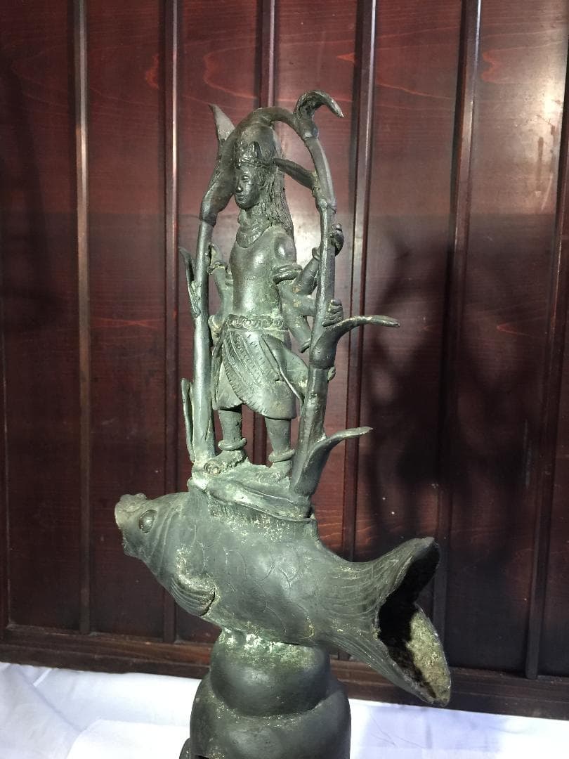 2026年、貴重な大変古い手作りの仏像です。