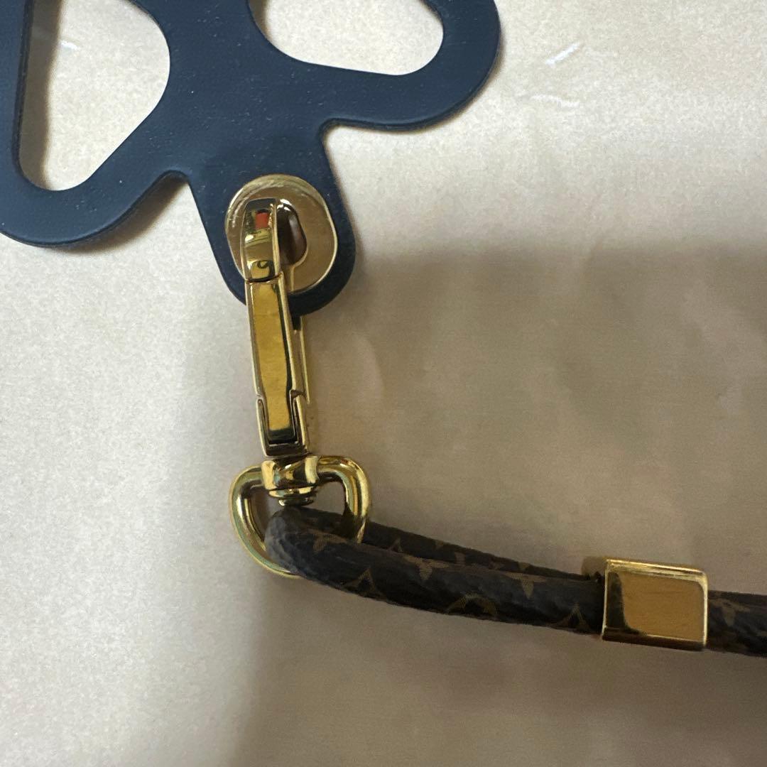 Louis Vuitton ブラックストラップ