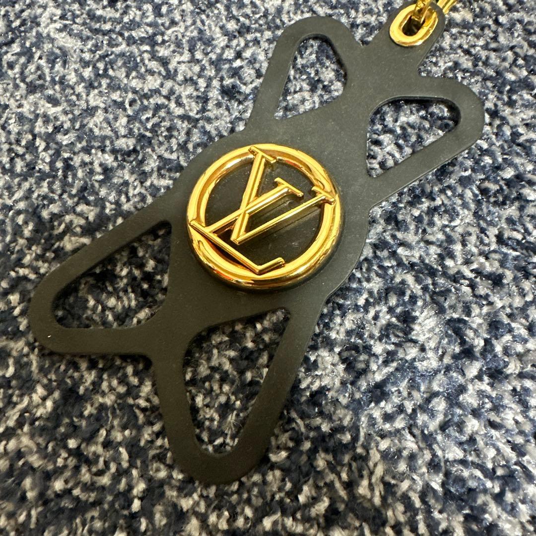 Louis Vuitton ブラックストラップ