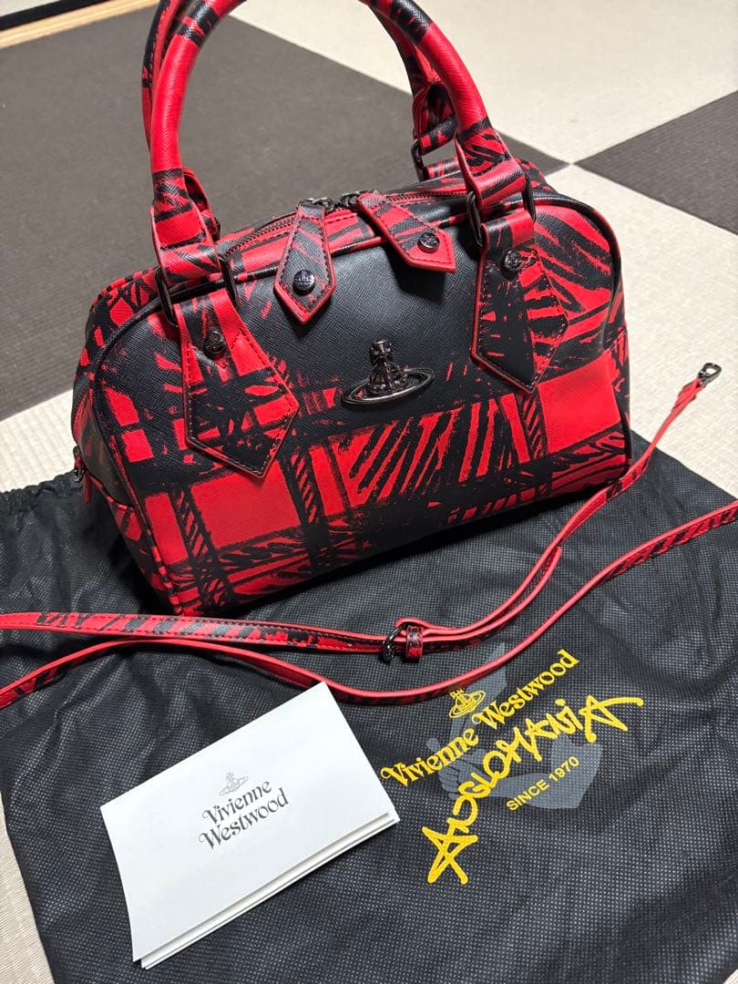 【新品未使用タグ無し】Vivienne Westwood バッグ