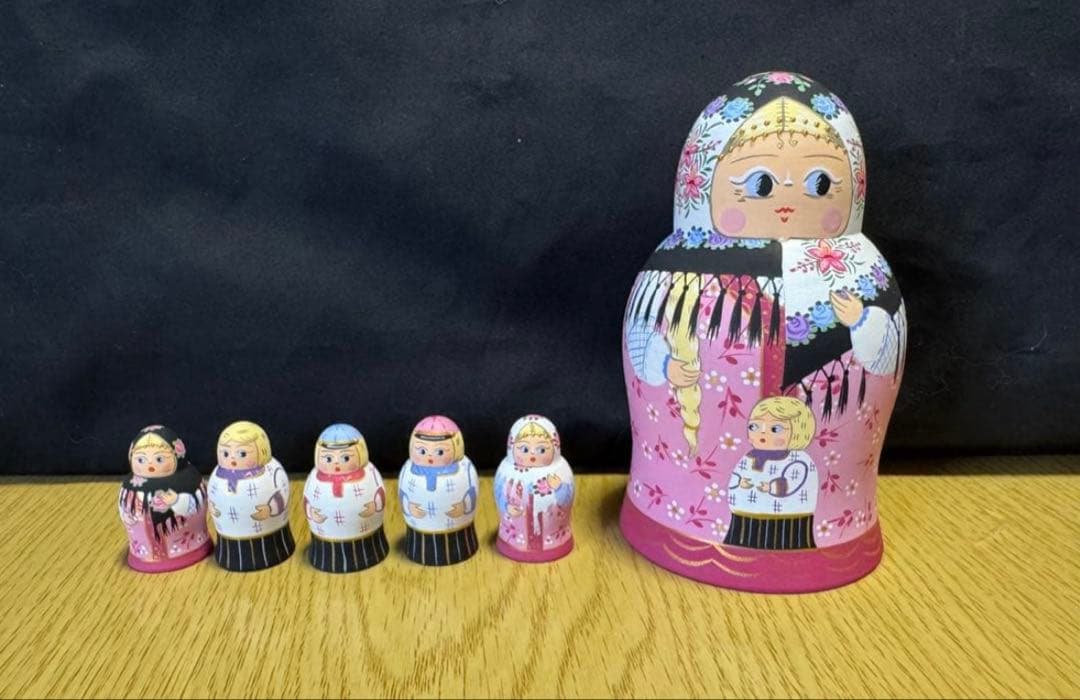 新品　ロシア　アーティスト　ダリア　ミッチィナ作品。マトリョーシカ。6体。