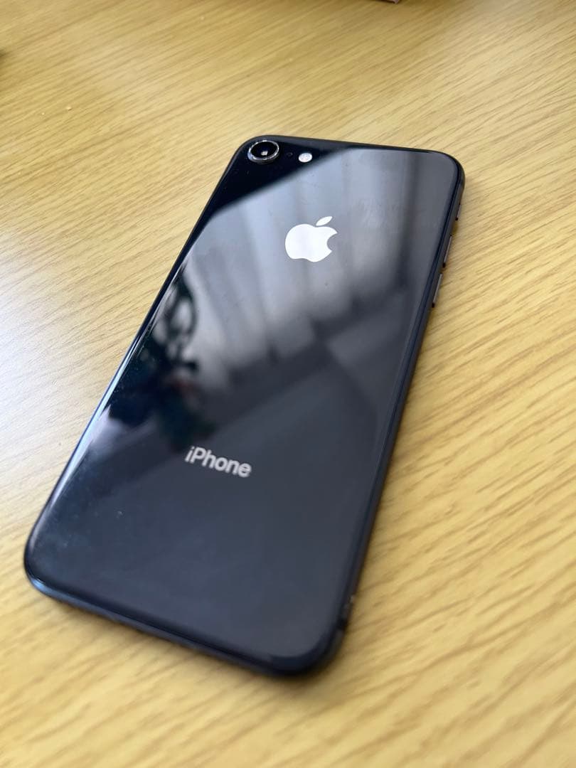 iPhone8 初期化済み　64GB