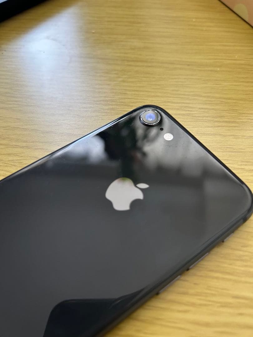 iPhone8 初期化済み　64GB