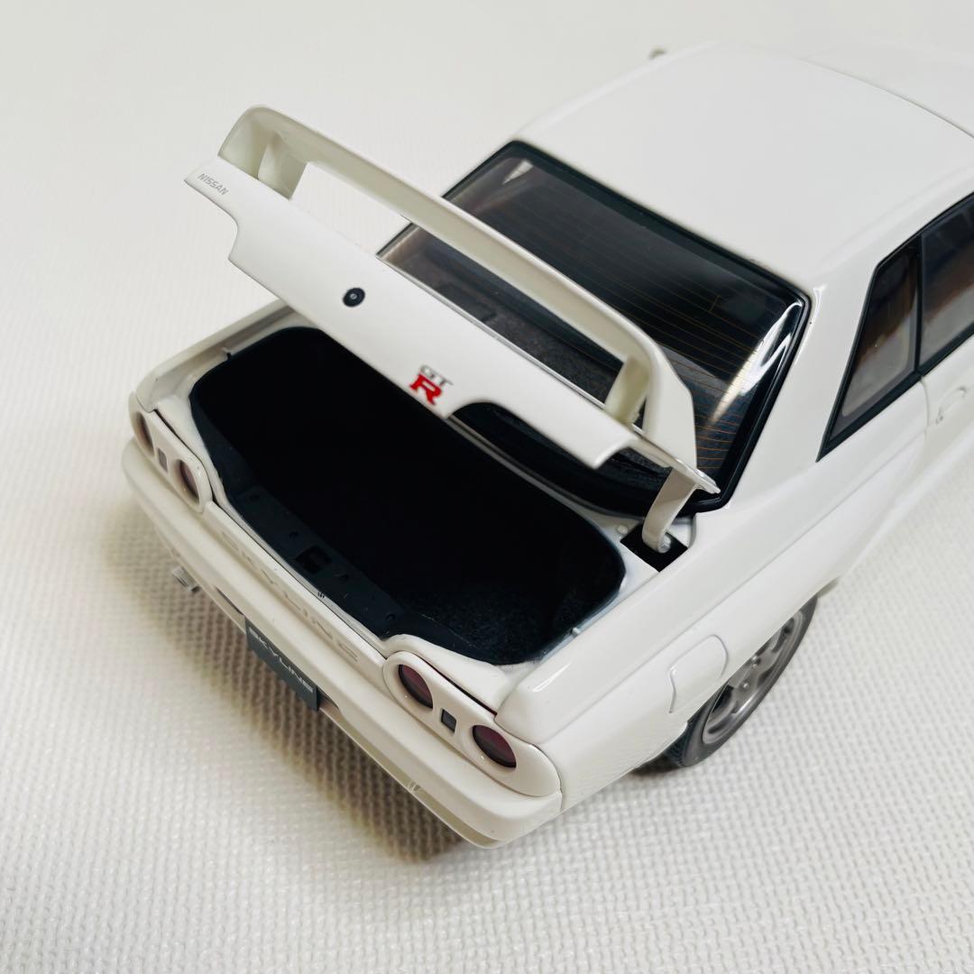 ミニカー AUTOart 1/18 NISSAN SKYLINE GT-R R32
