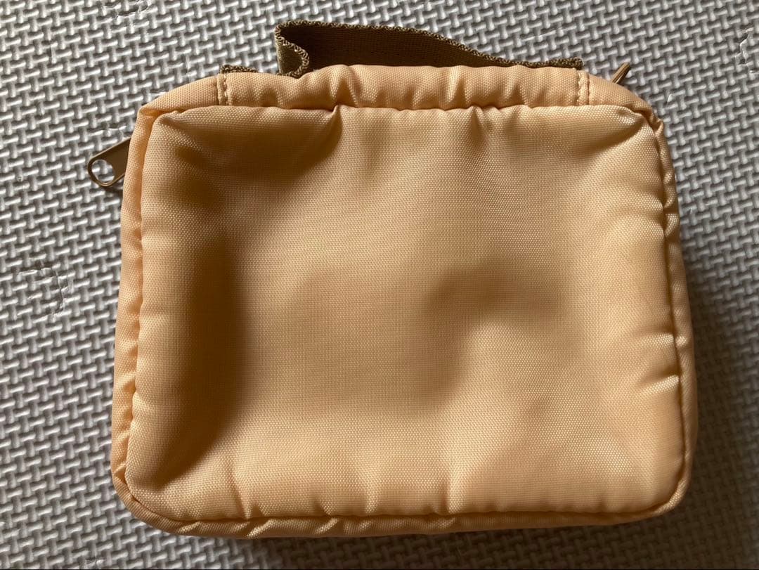 ハローキティポーチ