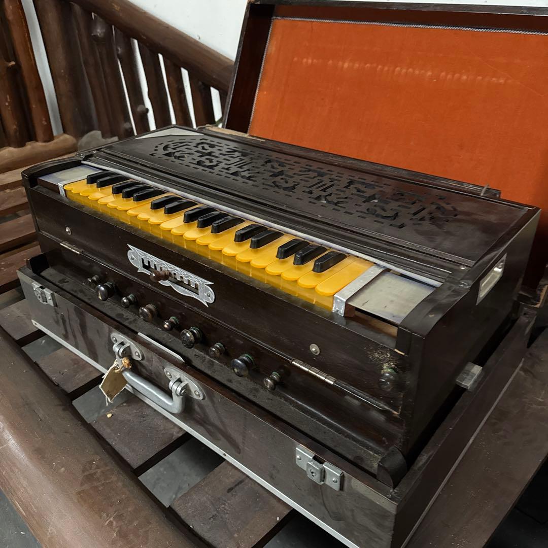 インドコロニアル　ハーモニウム キーチェンジャータイプ