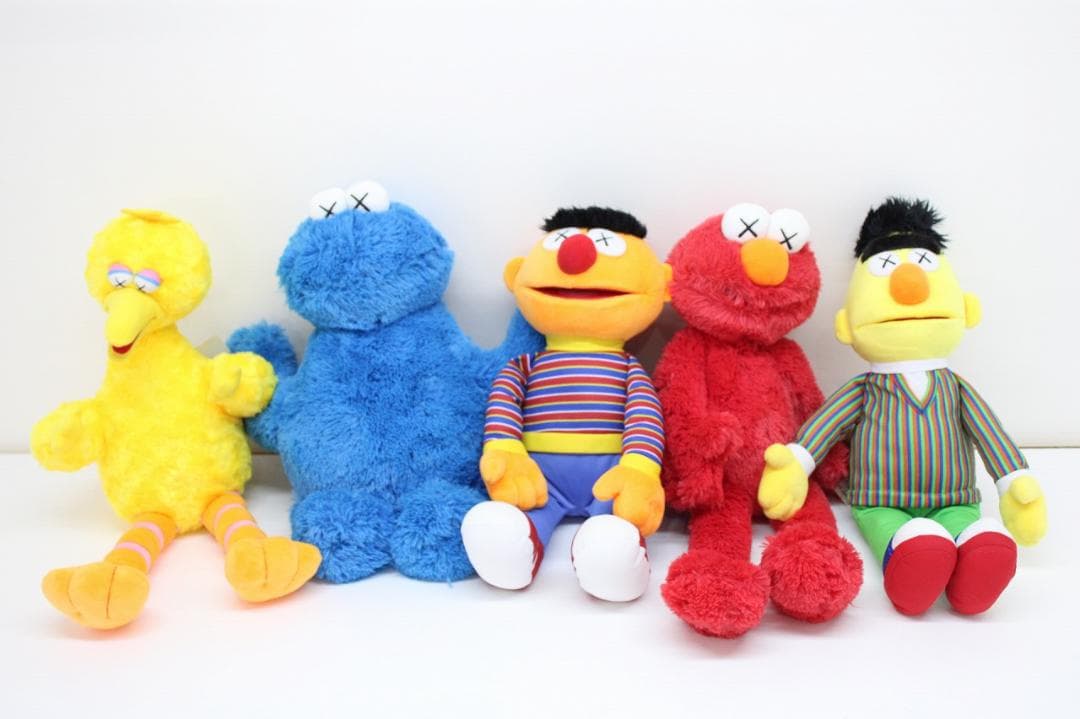 KAWS SESAME STREET ぬいぐるみ 32-JY0321-07