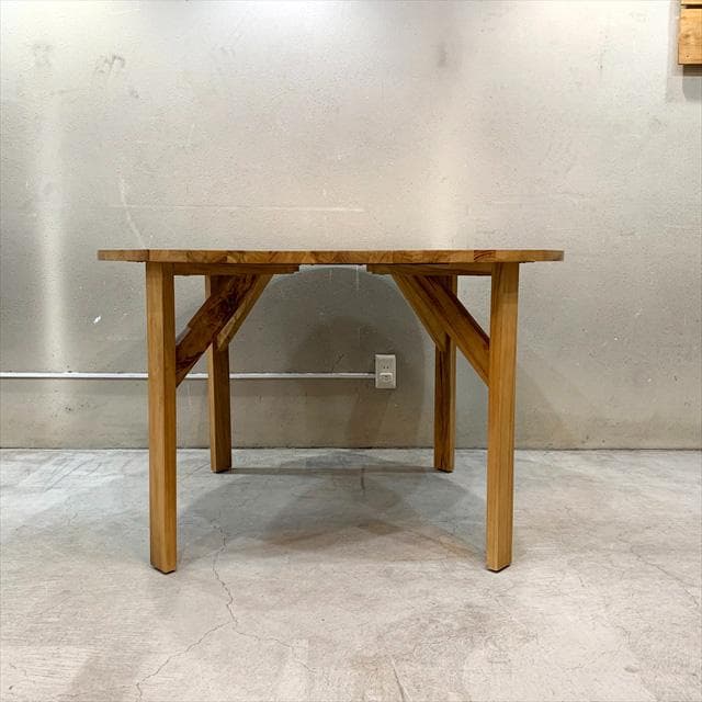 まあくん様 unico廃番SOTOラウンドダイニングテーブル