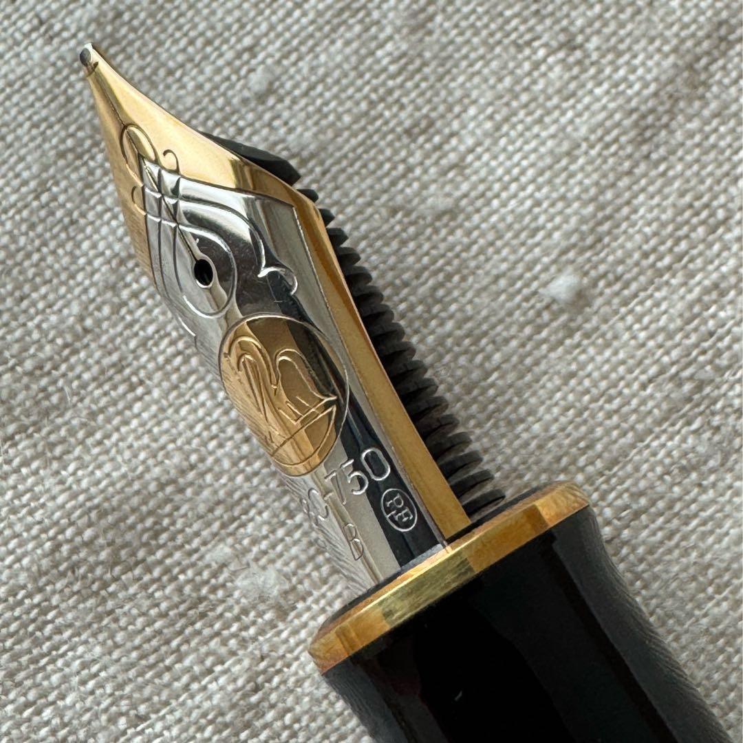 Pelikan ペリカン万年筆　M800 18C-750 B nib