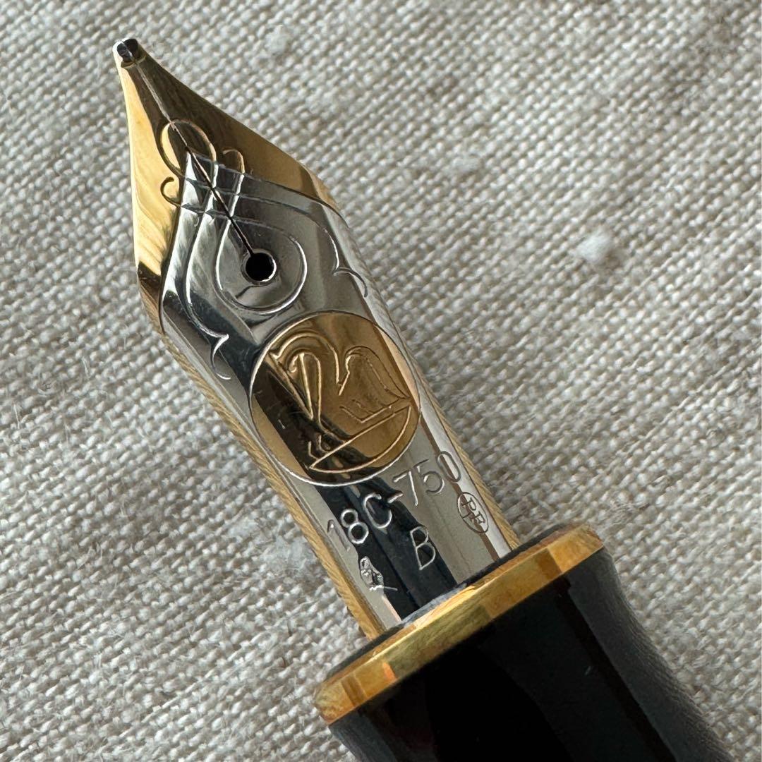 Pelikan ペリカン万年筆　M800 18C-750 B nib