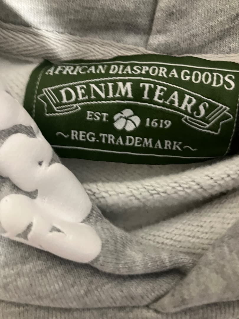 DENIM TEARS グレー フード付きパーカー