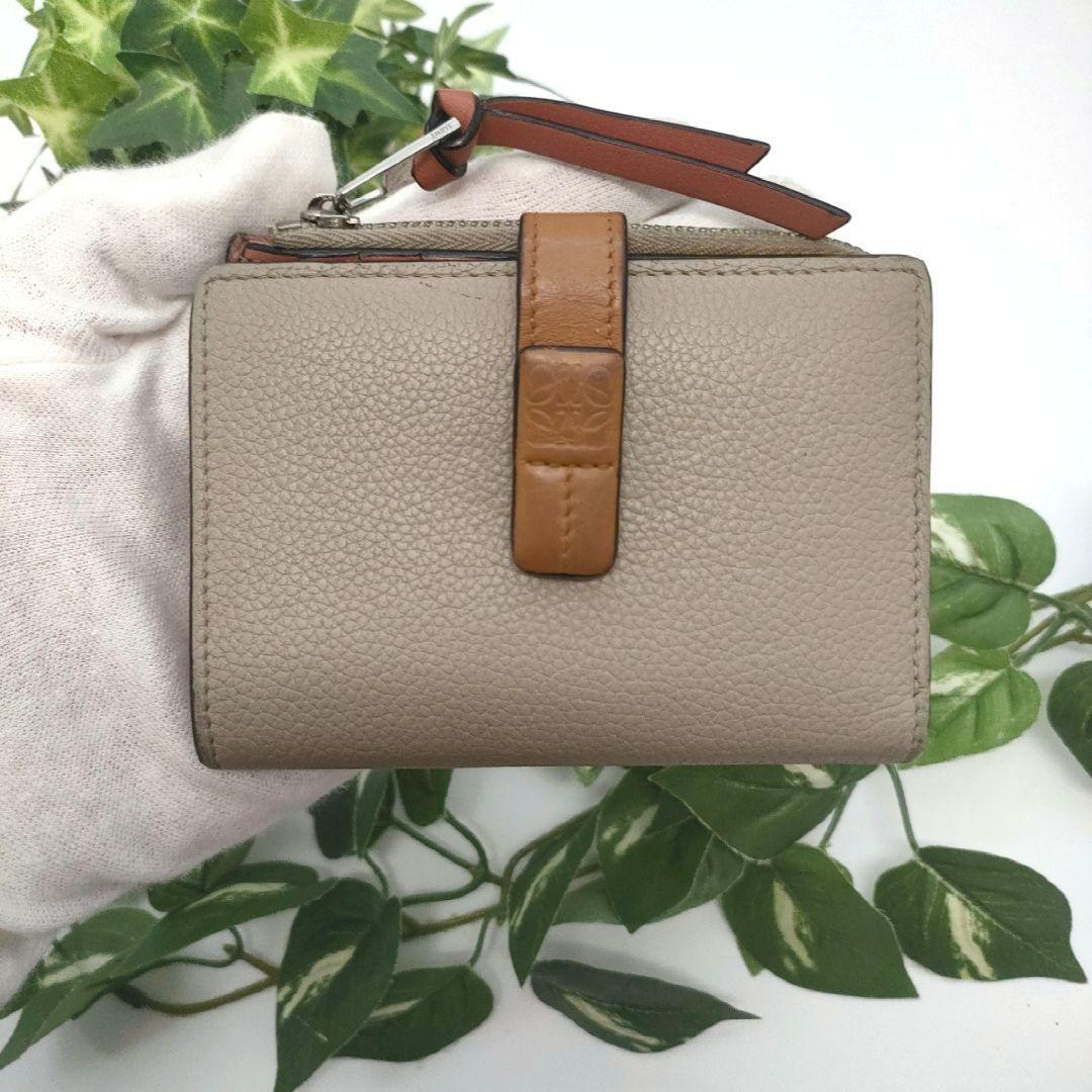 ロエベ　折り財布　スリムジップバイフォールドウォレット　アナグラム　ベージュ