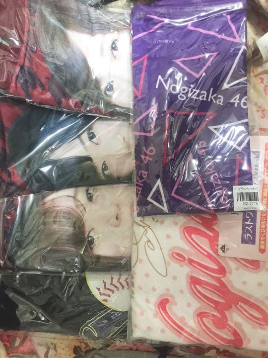 乃木坂46タオル等まとめ売りです。