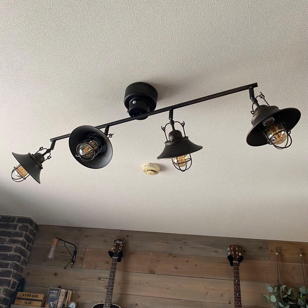 Ampoule RAUTA 4灯 シーリングライト バータイプ アイアン レトロ