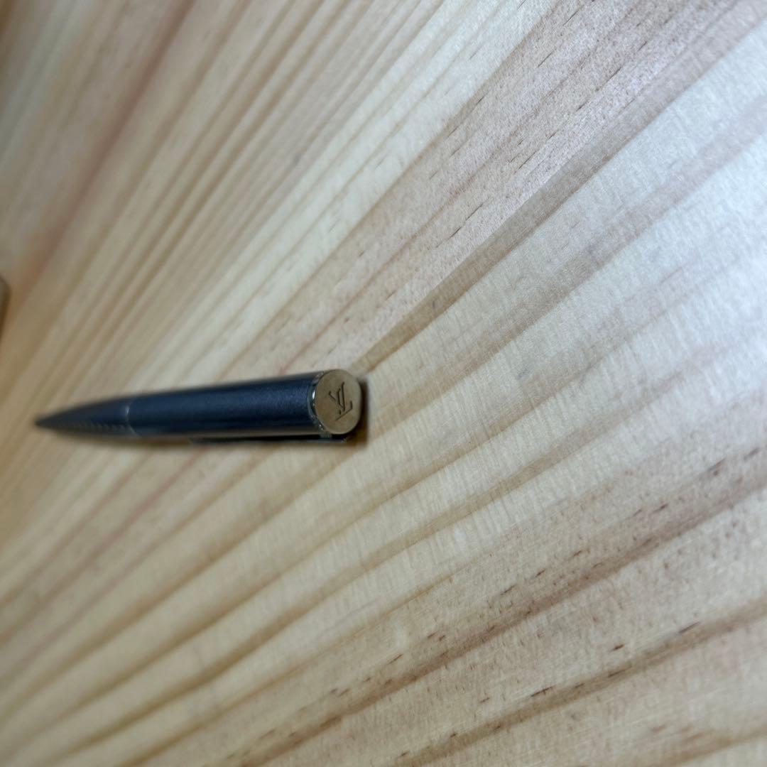 Louis Vuitton グレー ボールペン