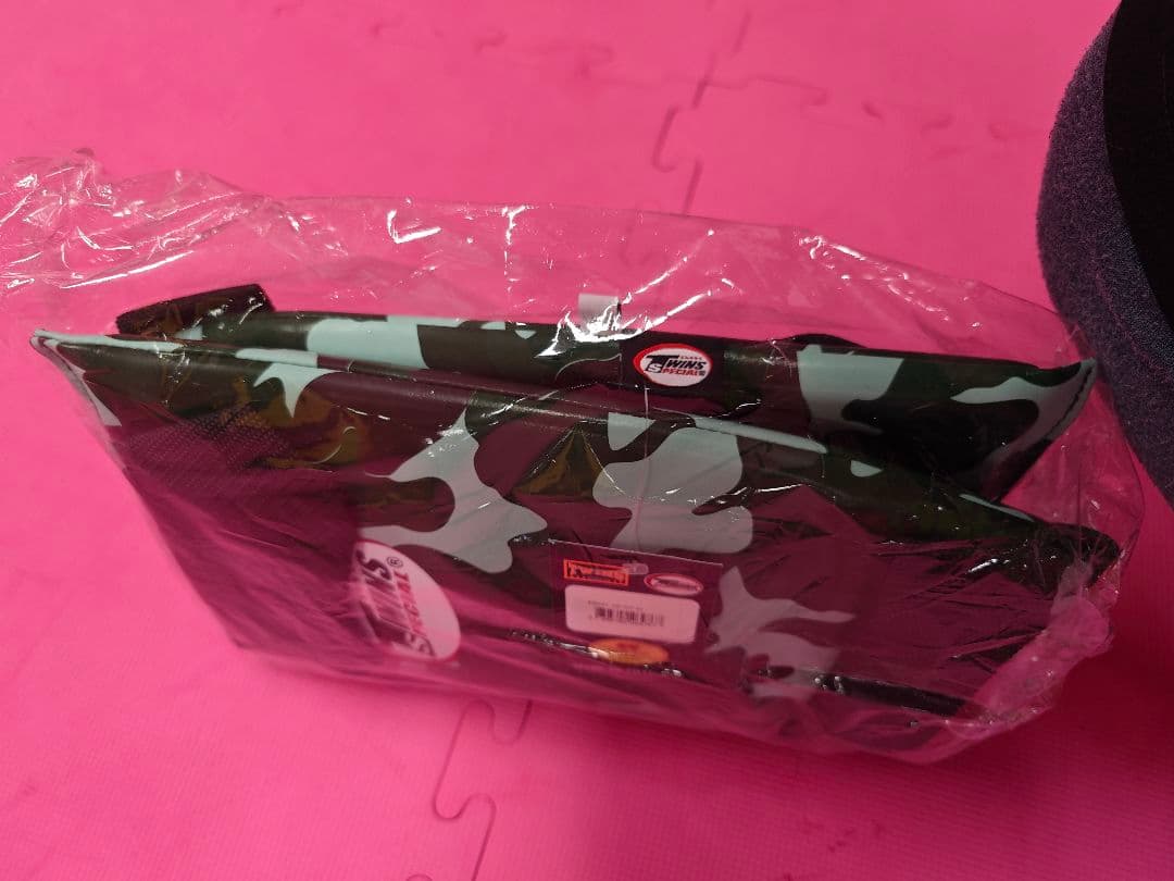 TWINSのレッグガード レガース レア物 お買い得です。