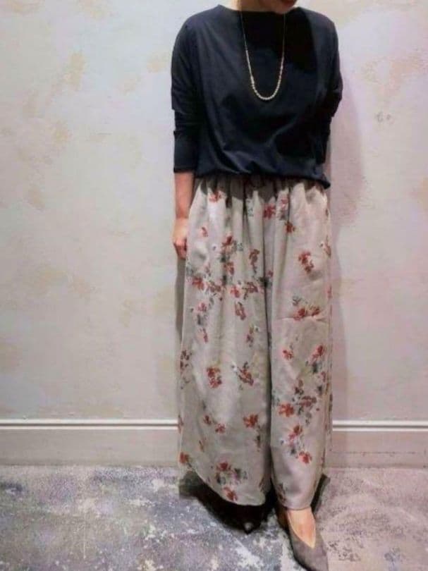 25300円　ビアズリー　水彩画　フラワー　パンツ　美品