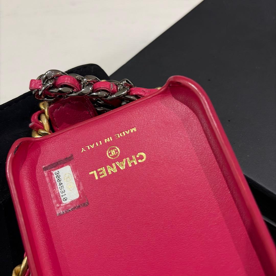 CHANEL ピンク レザー iPhone11ケース