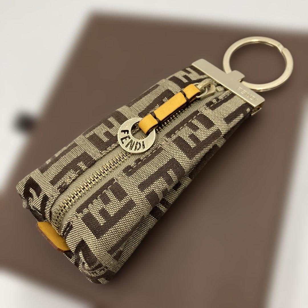【超美品】FENDI ケース ブラウン・ゴールド