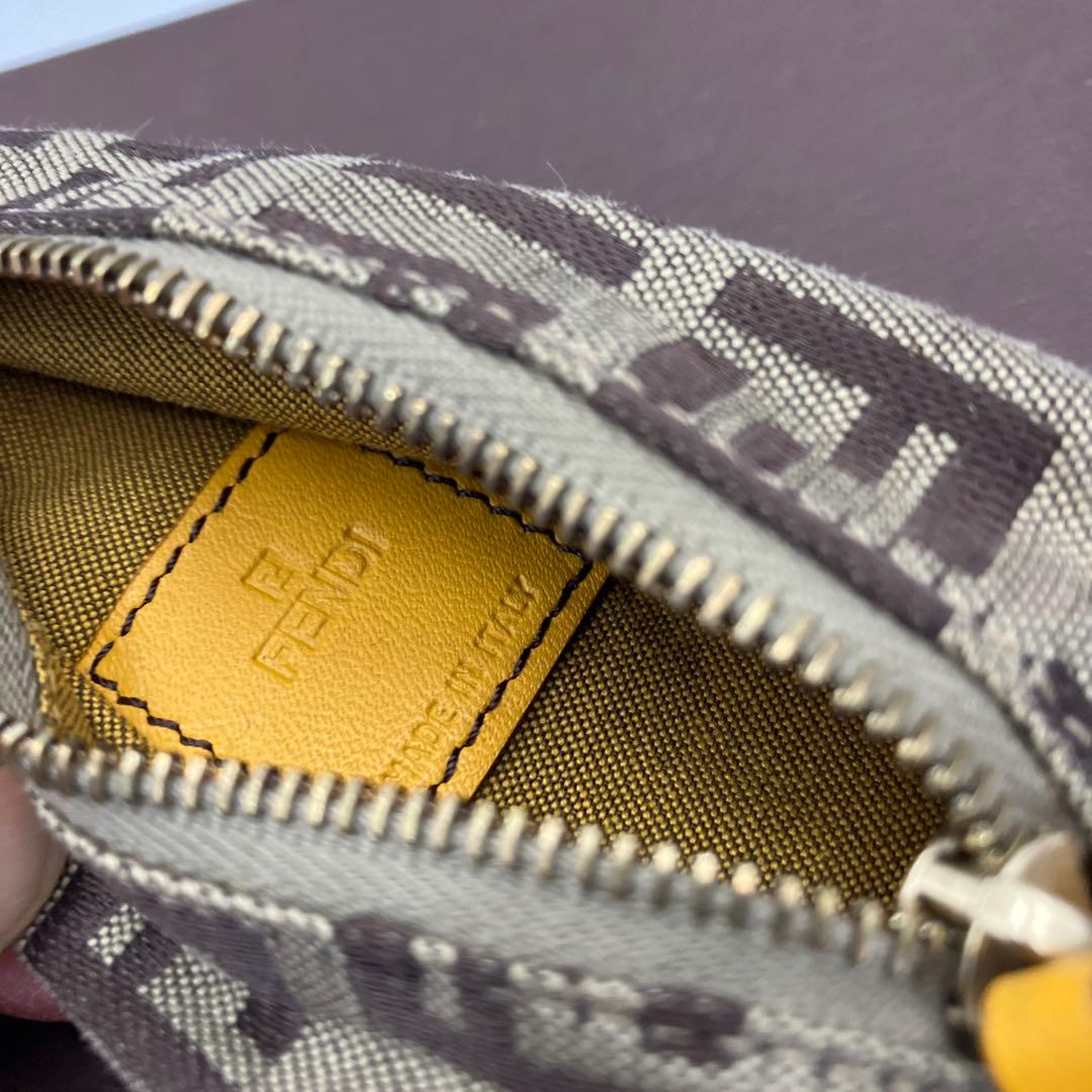 【超美品】FENDI ケース ブラウン・ゴールド