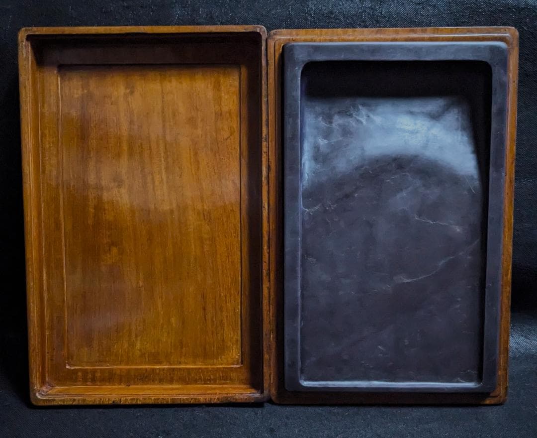 【Y】　　◆端渓硯（青花・冰紋・金線・魚脳凍の美石／十二吋／唐木共箱）