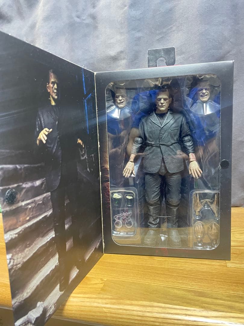 neca フランケンシュタインとアクセサリーパック