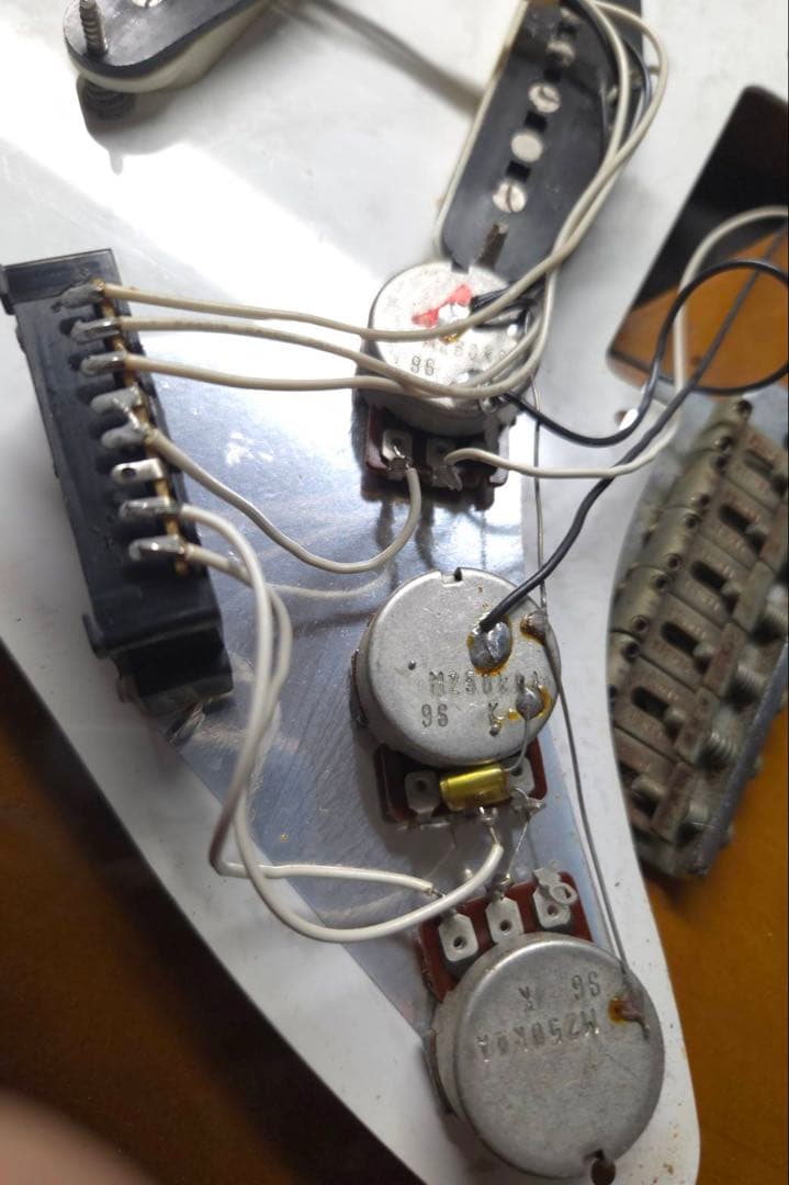 ⭐️Fender JAPAN ⭐️ST57-500ネックデイト1989/10/6