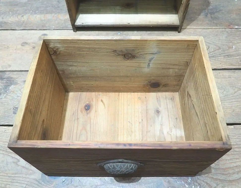 1319 小ぶりな杉の収納棚　飾り棚　抽斗　ケース　古家具　レトロ　ビンテージ