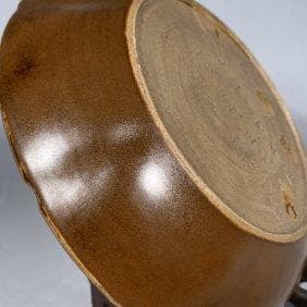 鳥の彫刻の茶色漆器椀