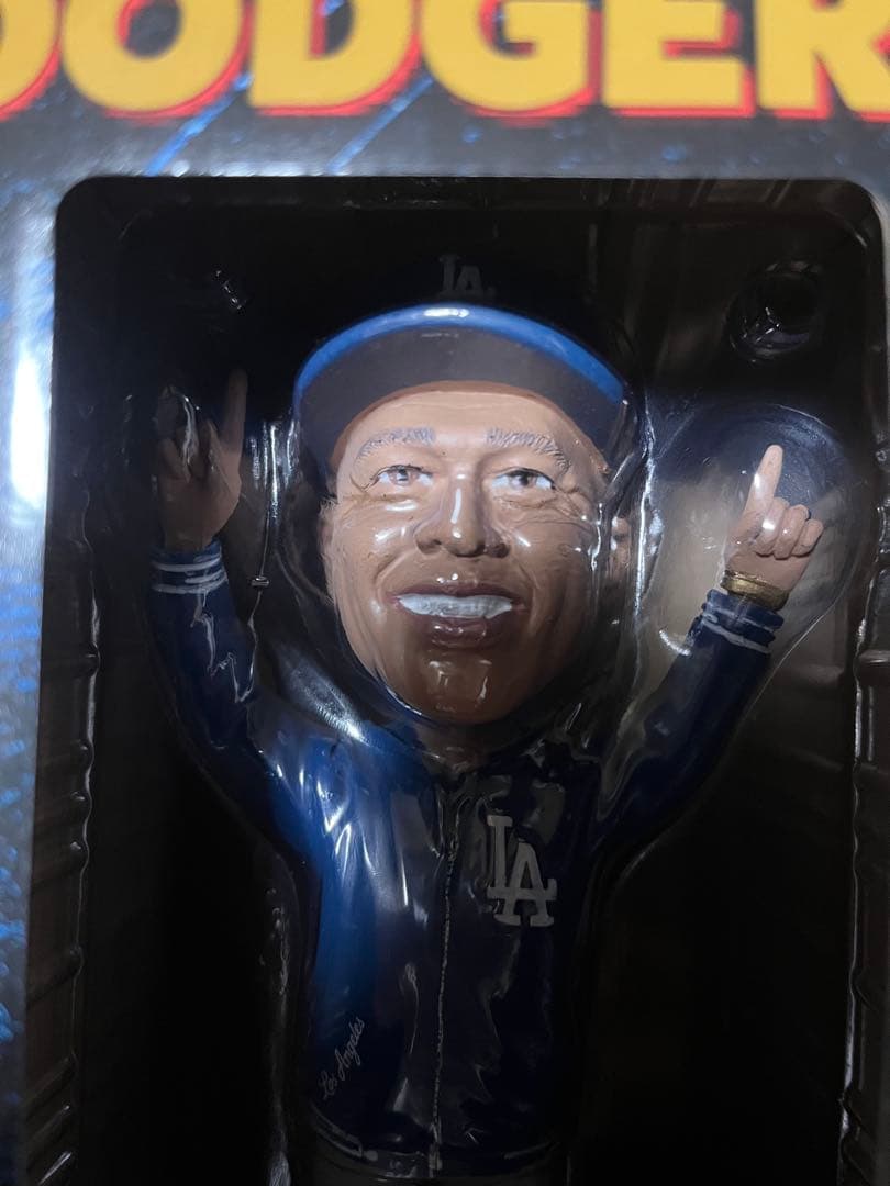 4/26 球場配布品 ロバーツ監督 ボブルヘッド MLB ドジャース