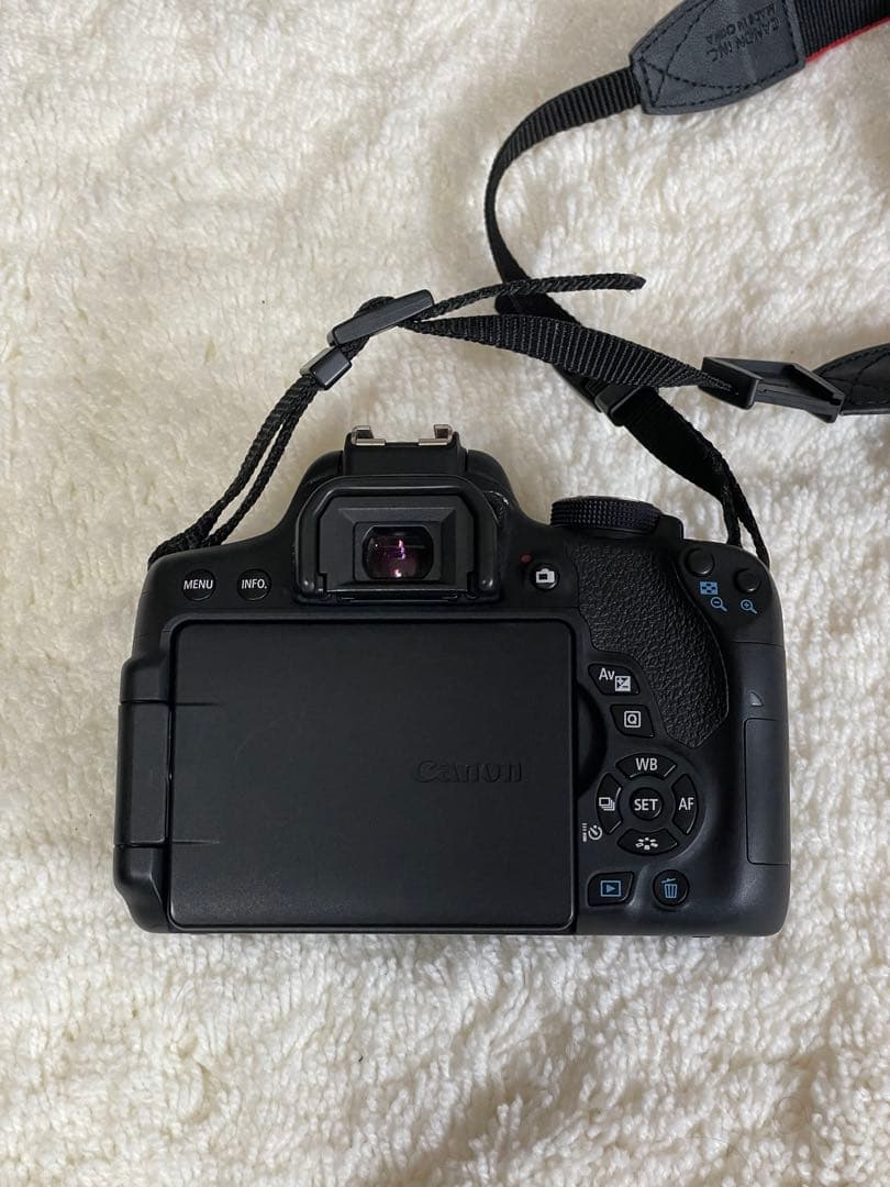 Canon EOS Kiss X8i ボディ 単焦点レンズ　動作確認済み