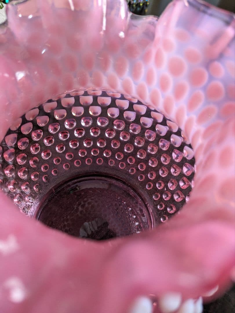 フェントン　ラージ　ピンクホブネイルオパルセントガラス　ラウンドベース