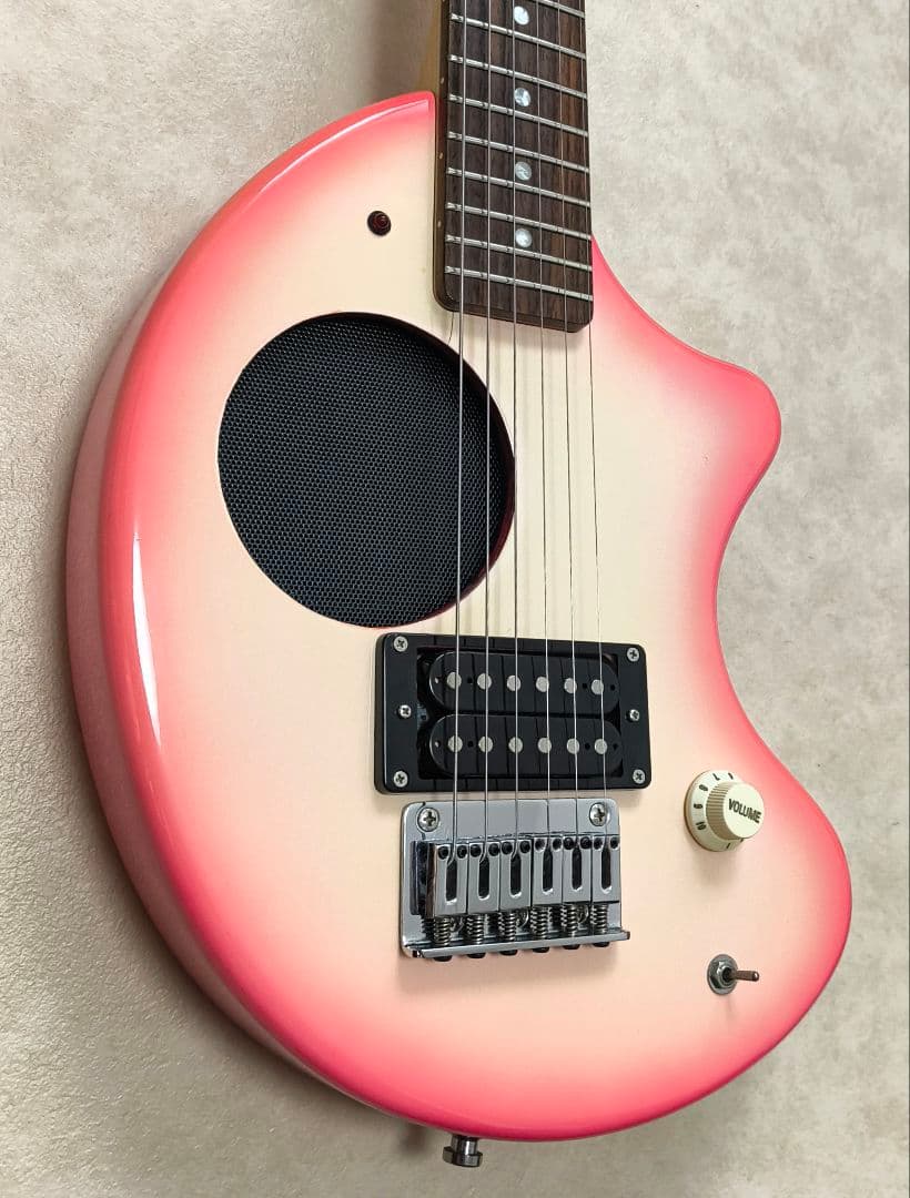 【美品】ZO-3 ピンクサンバースト アンプ内蔵ミニギター ヘッドフォン端子付
